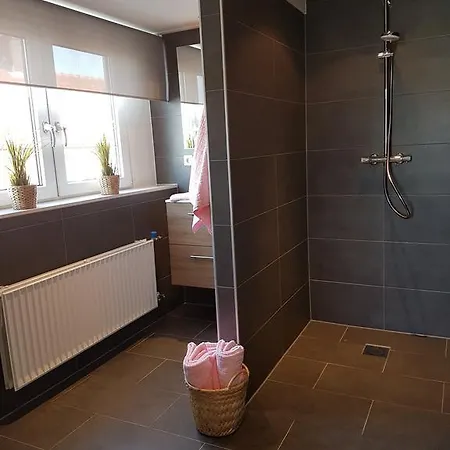 Huis Torenzicht בית נופש